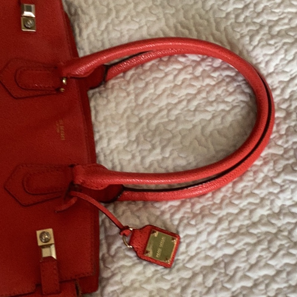 Red Henri Bendel Carlyle bag - Picture 3 of 12